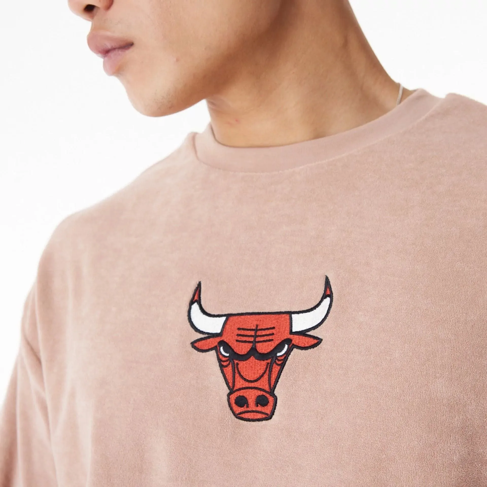 Chicago Bulls NBA Lifestyle Velour Beige Oversized T-Shirt