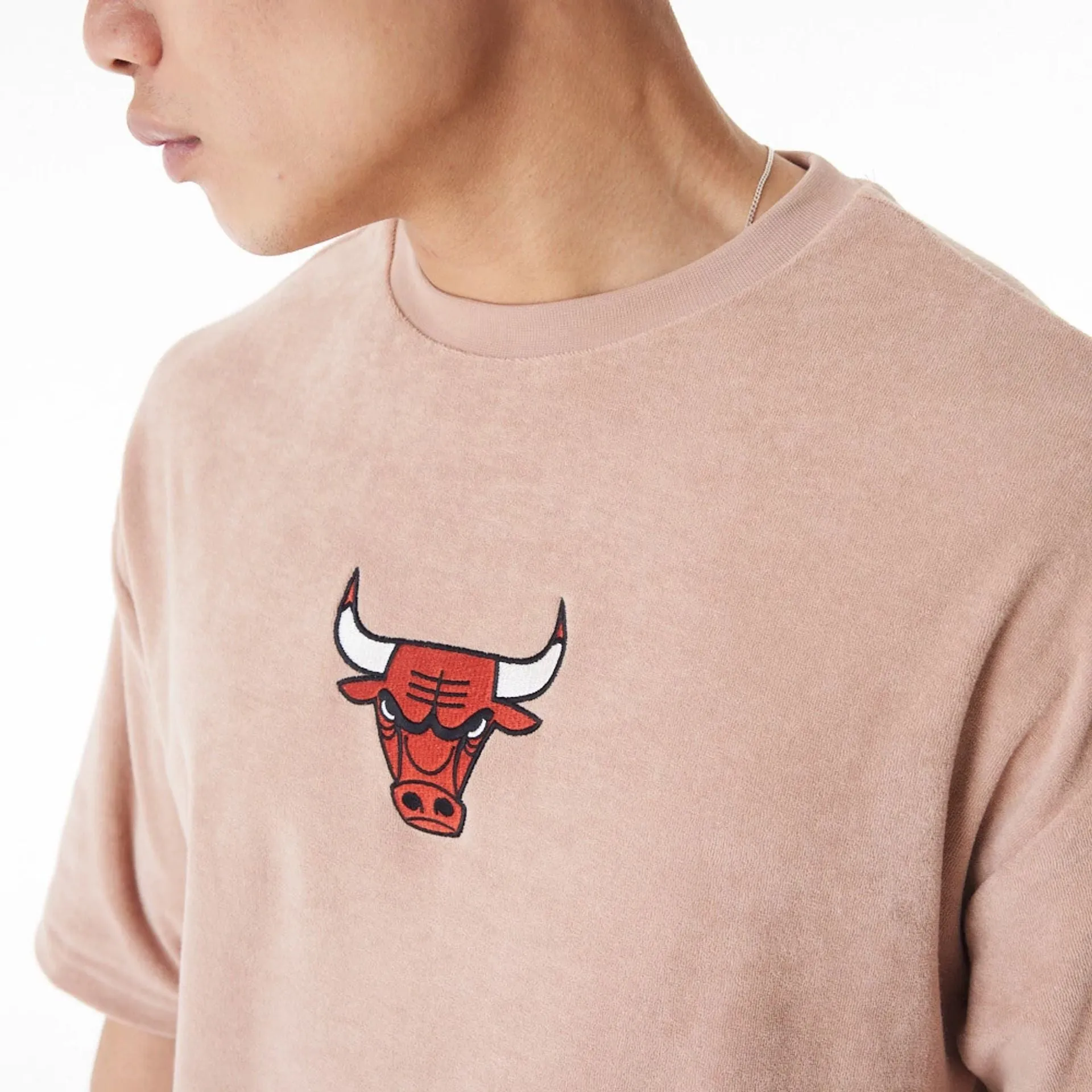 Chicago Bulls NBA Lifestyle Velour Beige Oversized T-Shirt