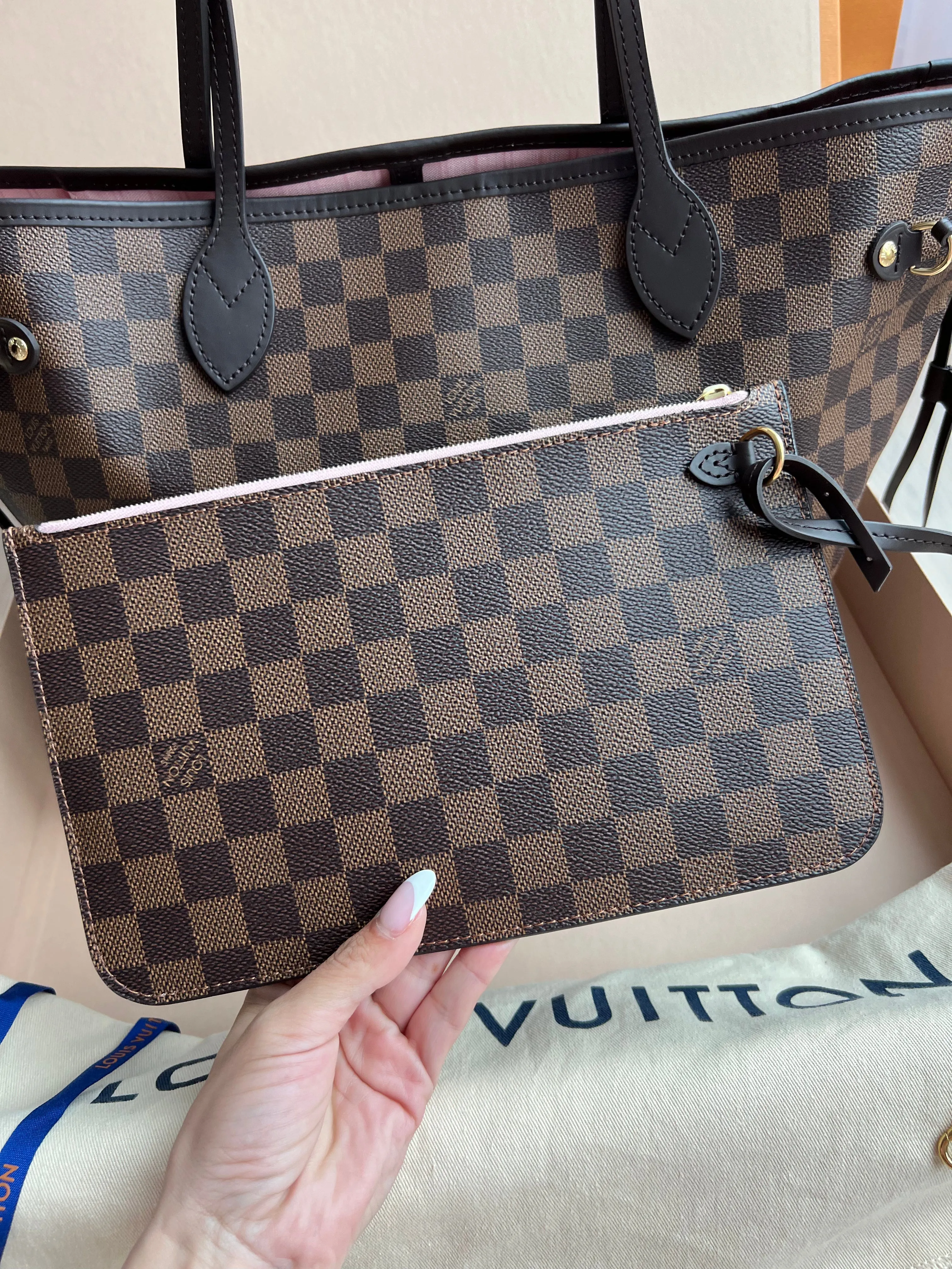 Louis Vuitton Neverfull Bag