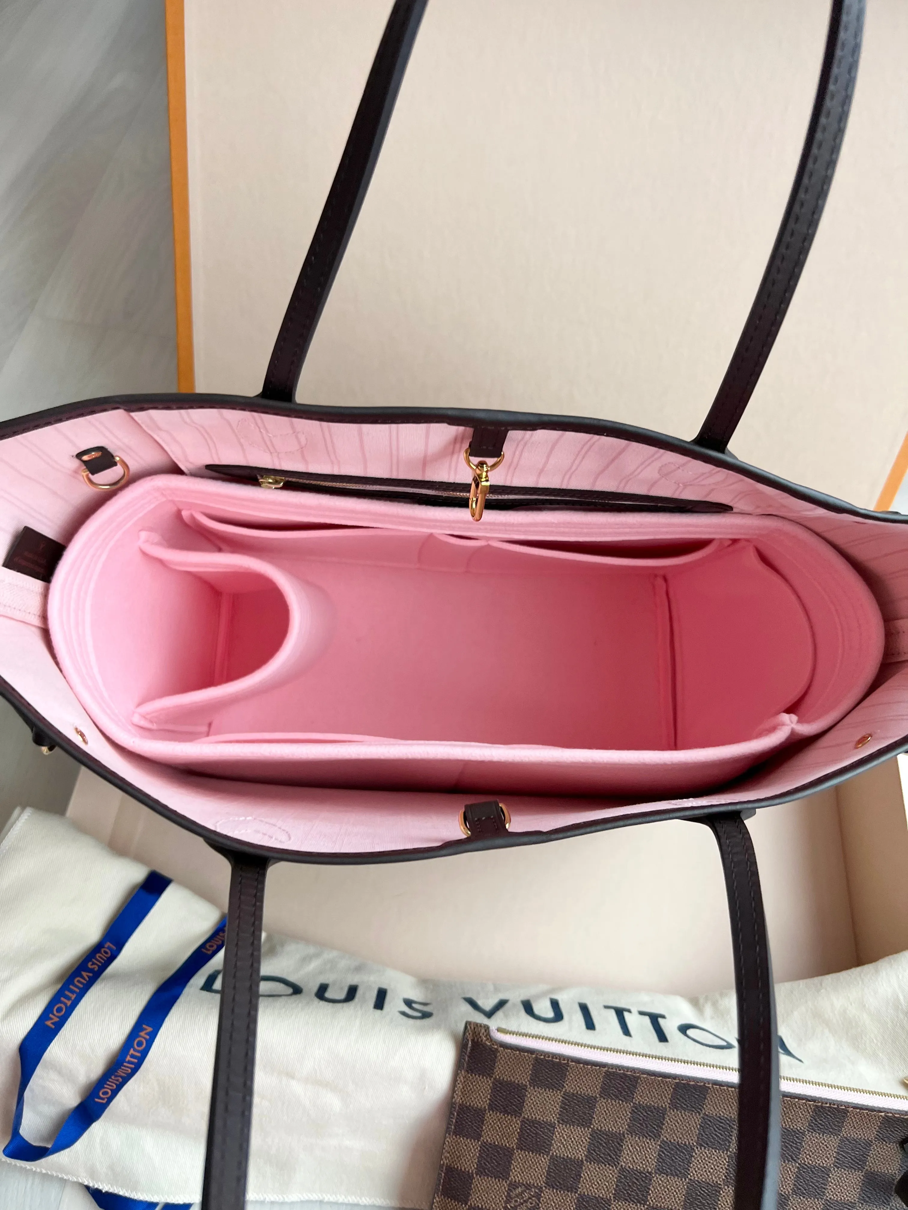 Louis Vuitton Neverfull Bag