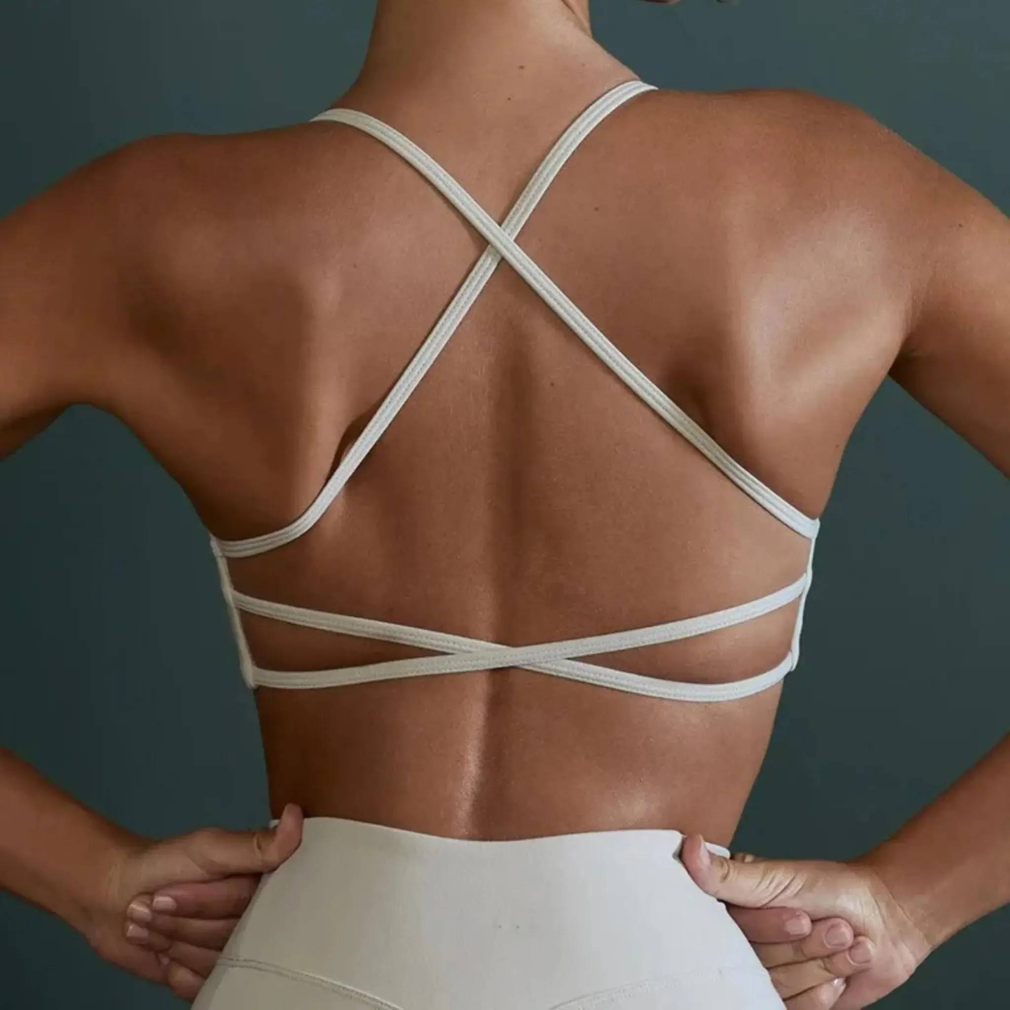 MOV3 BACKLESS BRA