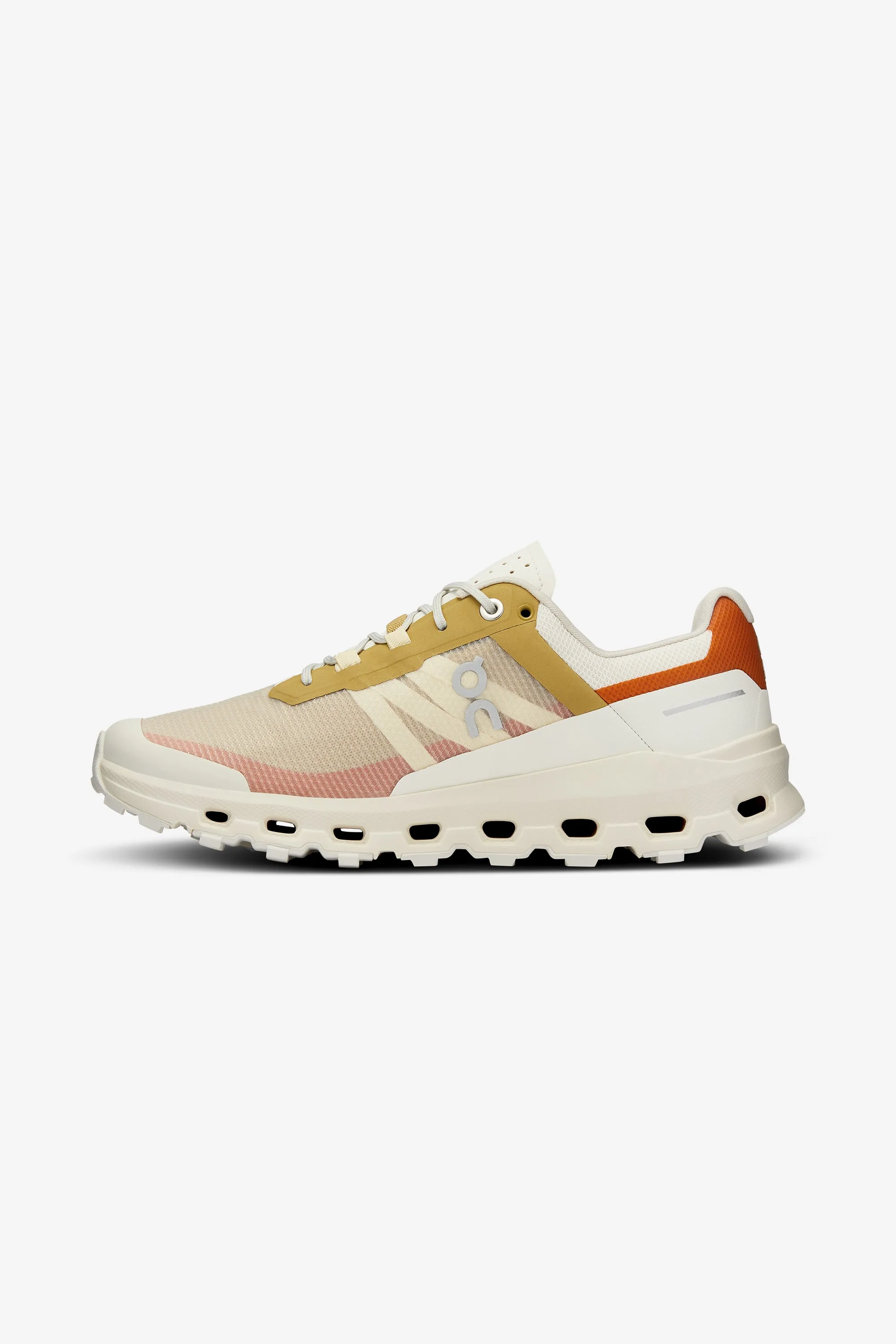 ON | Women's Cloudvista in Ivory/Bronze