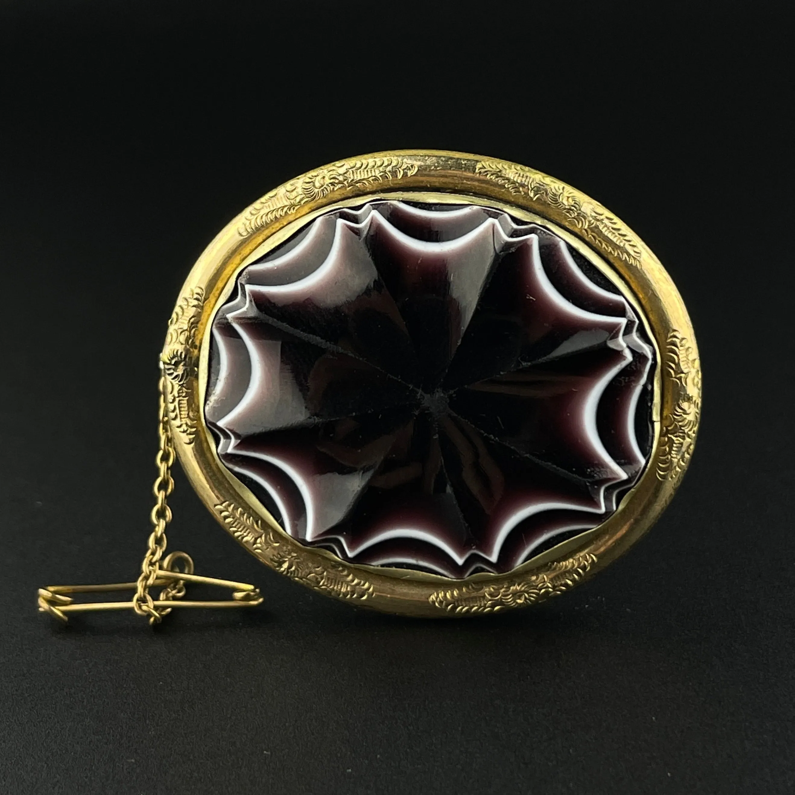 Victorian Gilt Metal Scottish Banded Agate Brooch